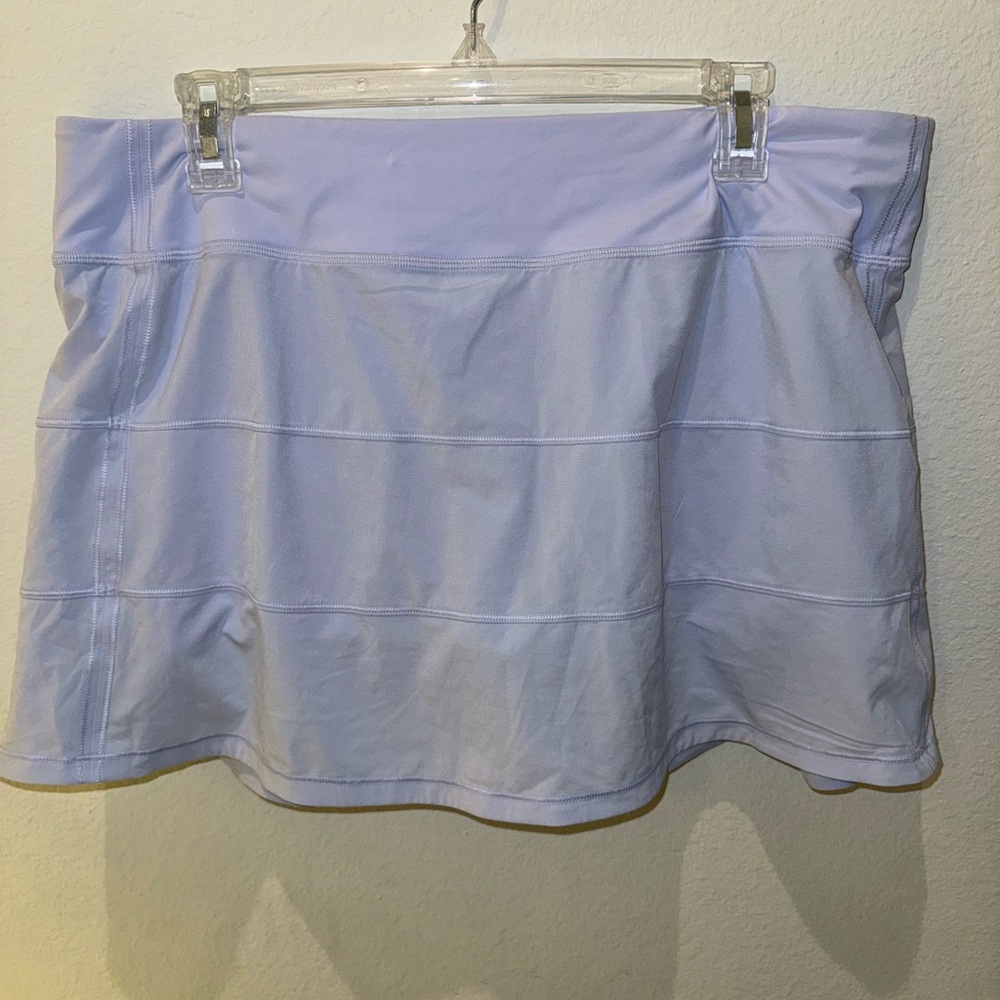 Lulu lemon pace rival skirt
Size 12